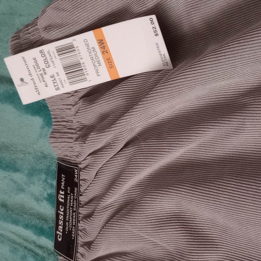 Alfred Dunner classic fit pant size 24w Alpine Lodge Pearl Color